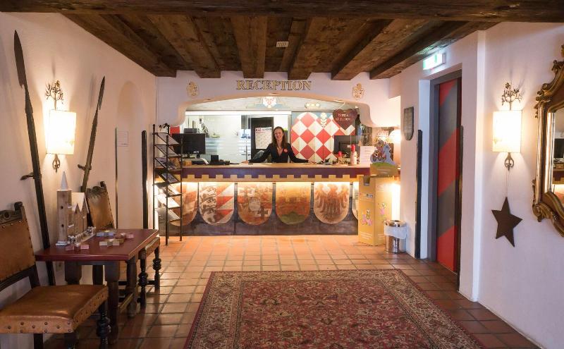 MIRA Hotel Schloss Rosenegg - Lobi