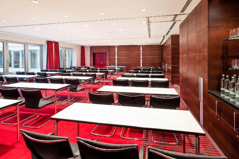 Sheraton Düsseldorf Airport - Toplantı