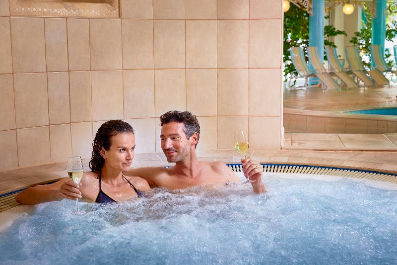 Grand Hotel Zell am See - Havuz