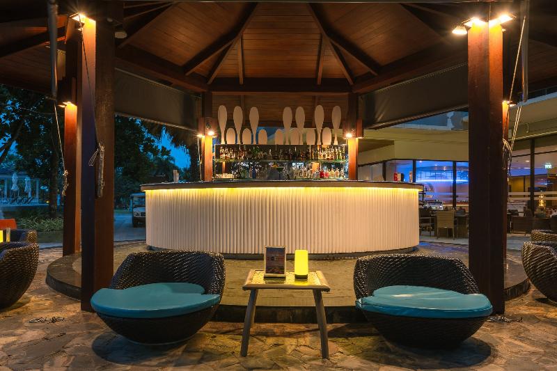 Splash Beach Resort, Maikhao Phuket - Bar