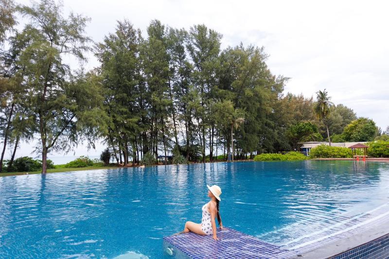 Splash Beach Resort, Maikhao Phuket - Havuz
