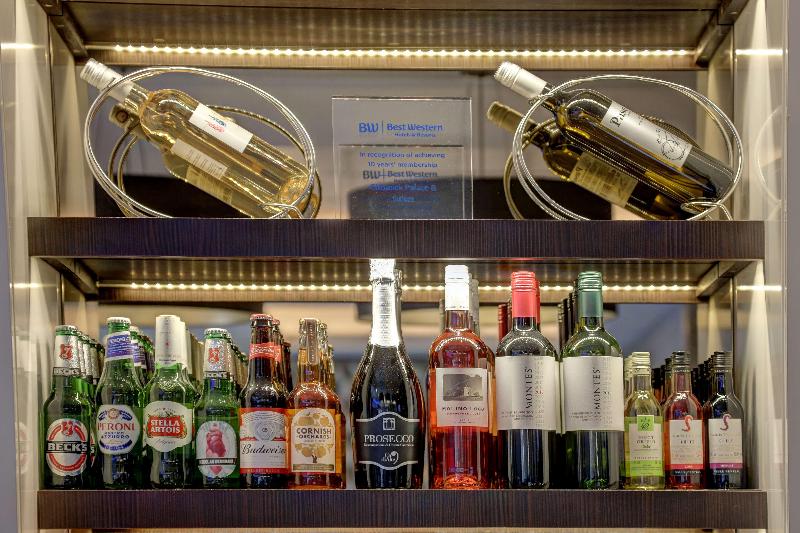 Spark by Hilton London Chiswick - Bar