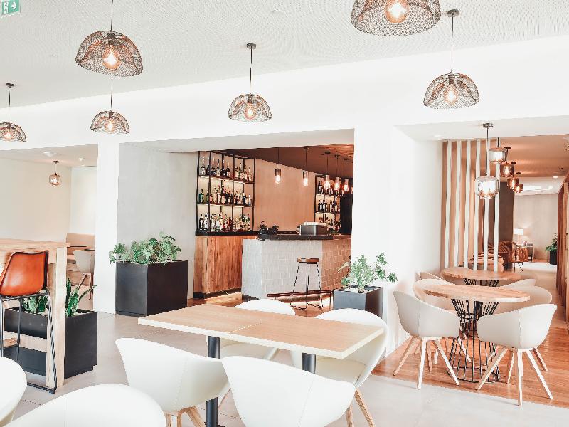 The Pearl Troia - Bar