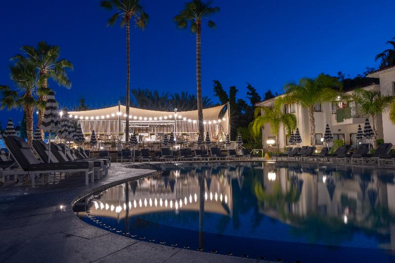 King Jason Paphos - Designed for adults - Bar