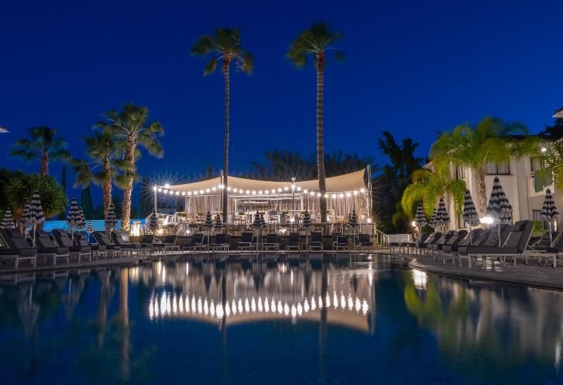 King Jason Paphos - Designed for adults - Bar