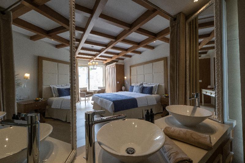 King Jason Paphos - Designed for adults - Oda