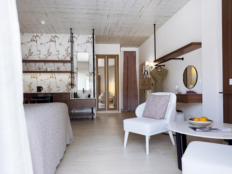 King Jason Paphos - Designed for adults - Oda