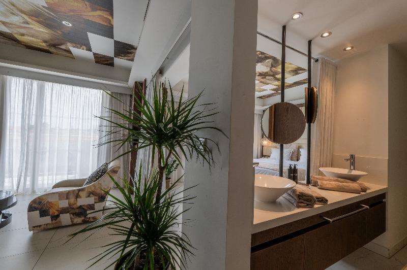 King Jason Paphos - Designed for adults - Oda