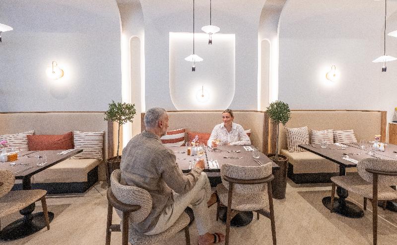 King Jason Paphos - Designed for adults - Restoran