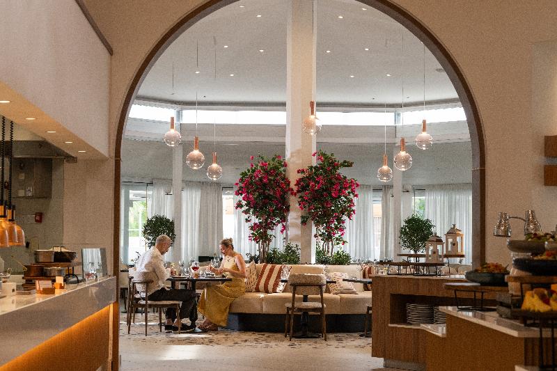 King Jason Paphos - Designed for adults - Restoran