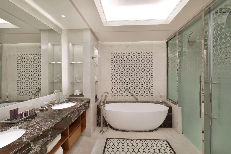 Al Bustan Palace, A Ritz-Carlton Hotel - Oda