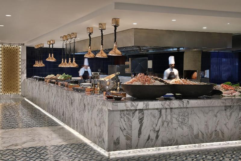 Al Bustan Palace, A Ritz-Carlton Hotel - Restoran
