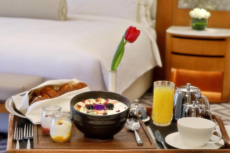 Al Bustan Palace, A Ritz-Carlton Hotel - Restoran