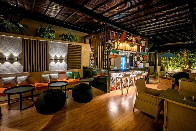 A-One Pattaya Beach Resort - Bar