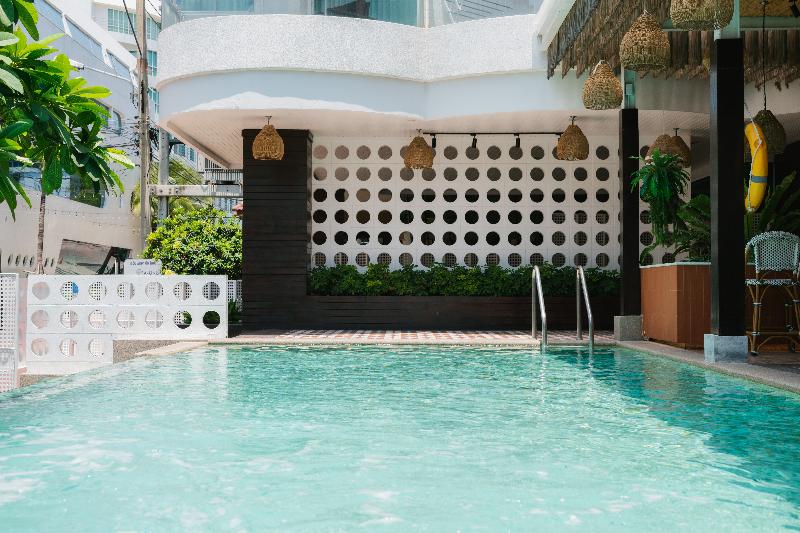 A-One Pattaya Beach Resort - Havuz