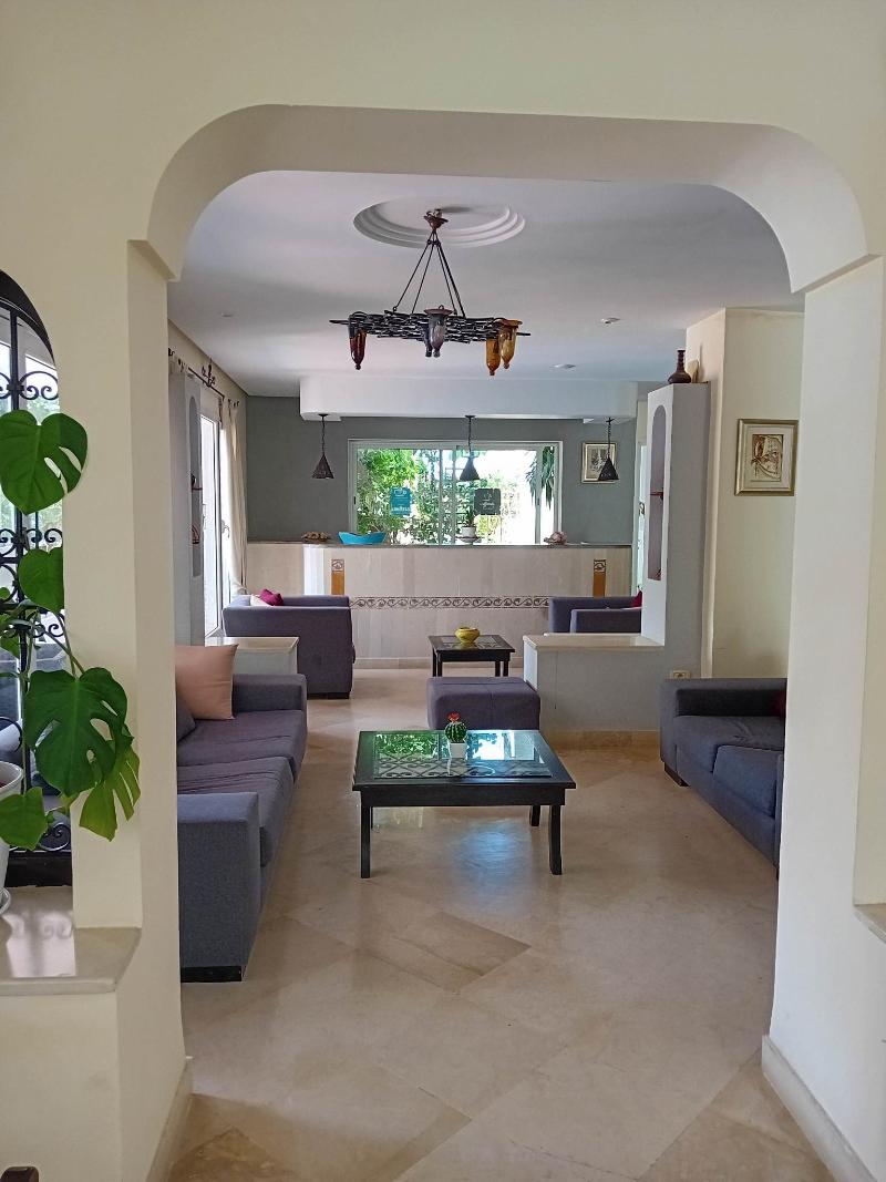 Hôtel Résidence Romane - Lobi