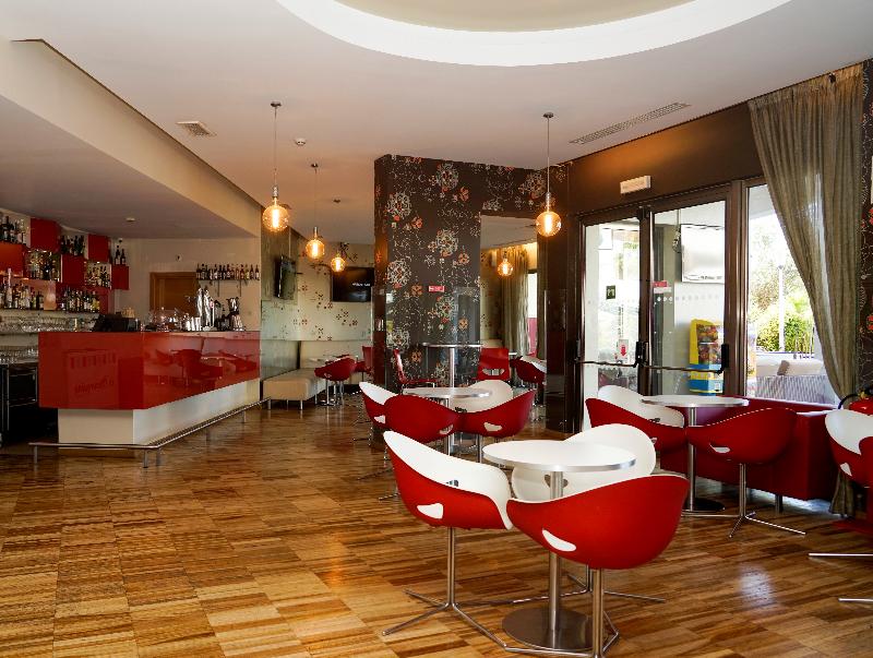 Alfagar Aparthotel - Bar