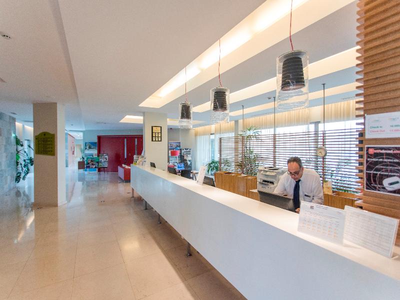 Alfagar Aparthotel - Lobi