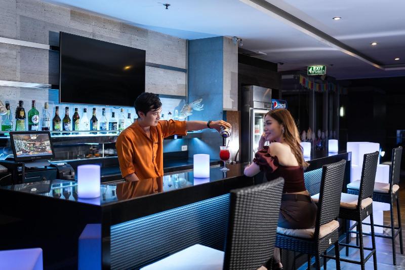 Sathorn Vista, Bangkok - Marriott Executive Apt - Bar