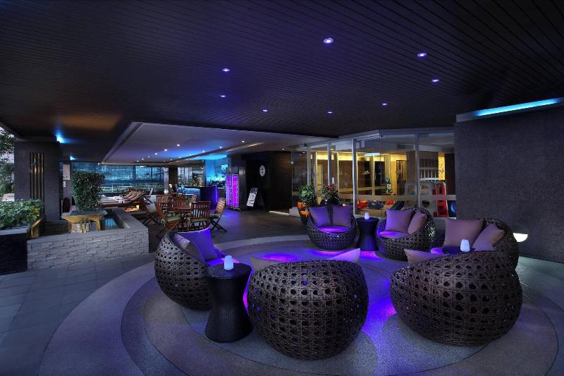 Sathorn Vista, Bangkok - Marriott Executive Apt - Havuz