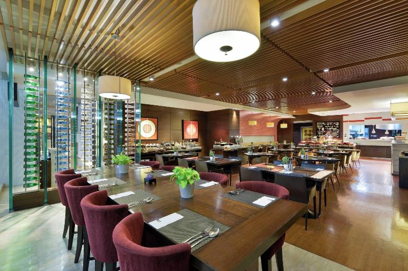 Sathorn Vista, Bangkok - Marriott Executive Apt - Restoran