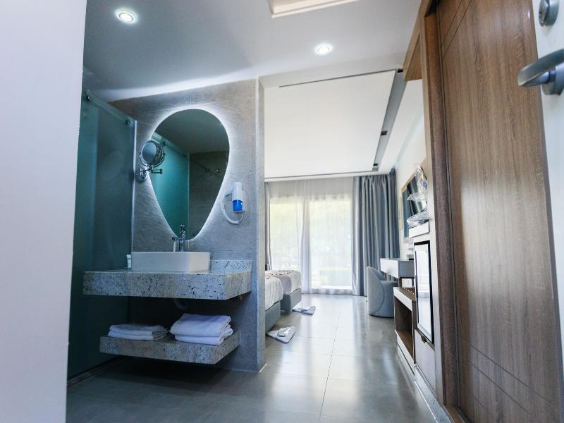 Hotel Titanic Beach Spa And Aqua Park - Oda