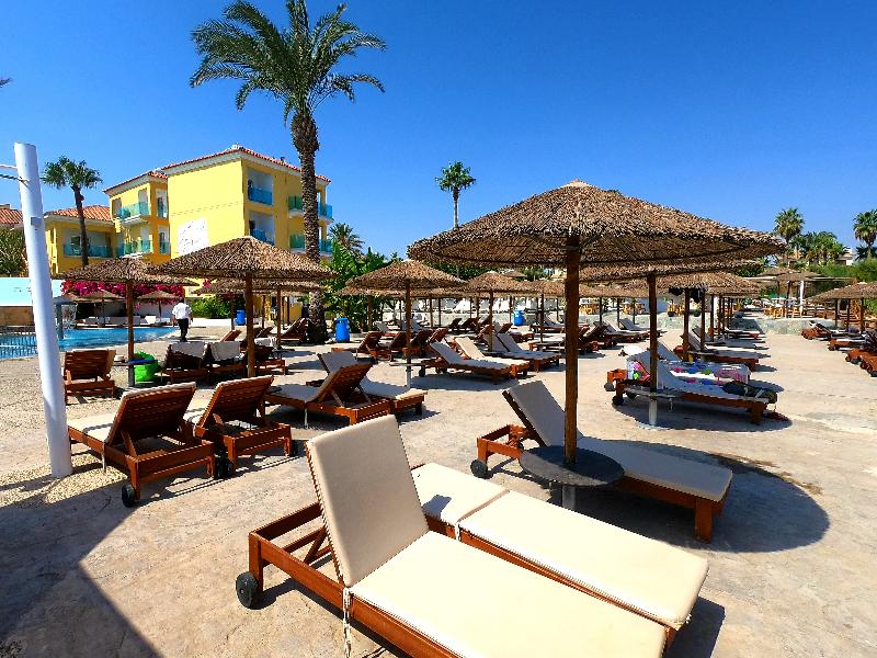 Malama Beach Holiday Village - Havuz