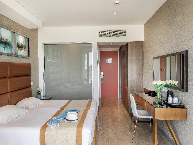 Faros Hotel Ayia Napa - Oda
