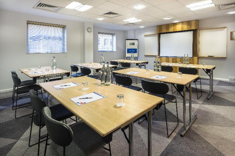 Holiday Inn Express Watford Junction - Toplantı