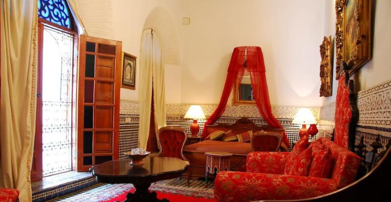Riad Damia - Genel