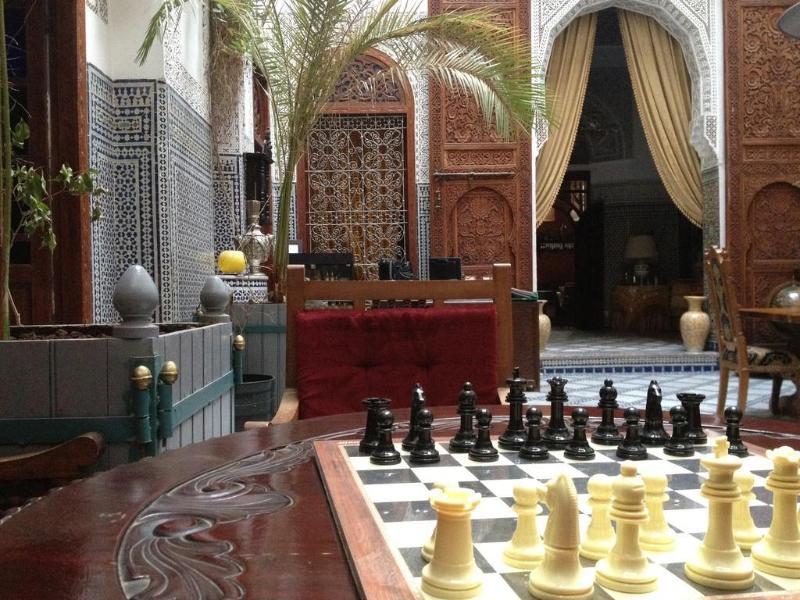 Riad Damia - Genel