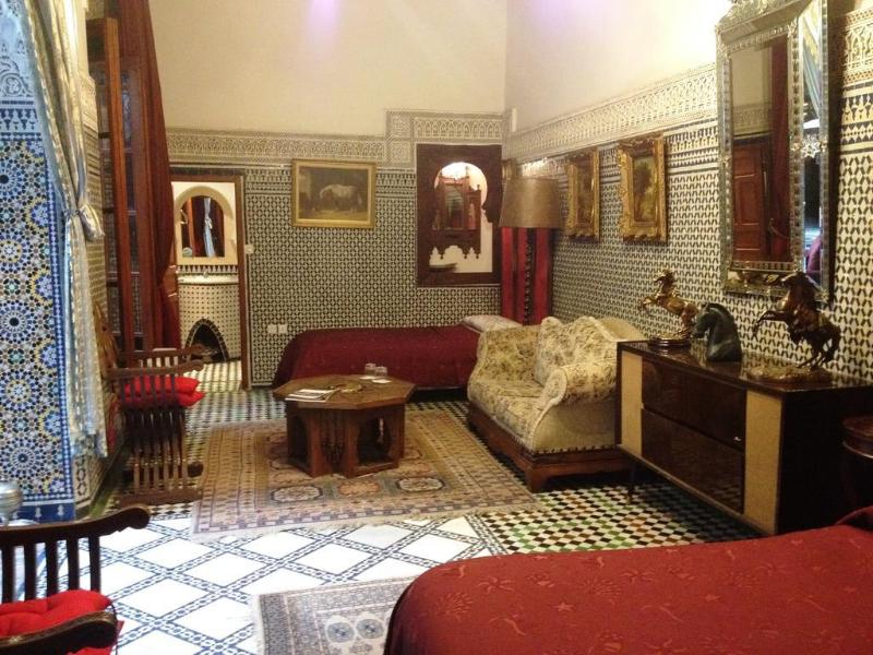 Riad Damia - Genel