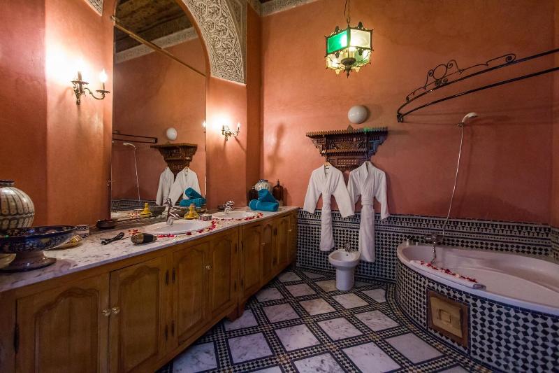 Riad Damia - Oda