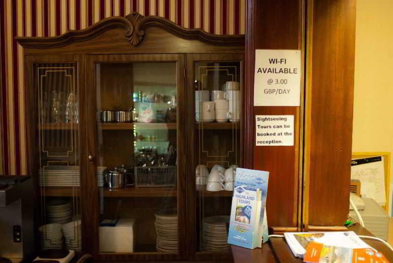 Edinburgh House Hotel - Lobi