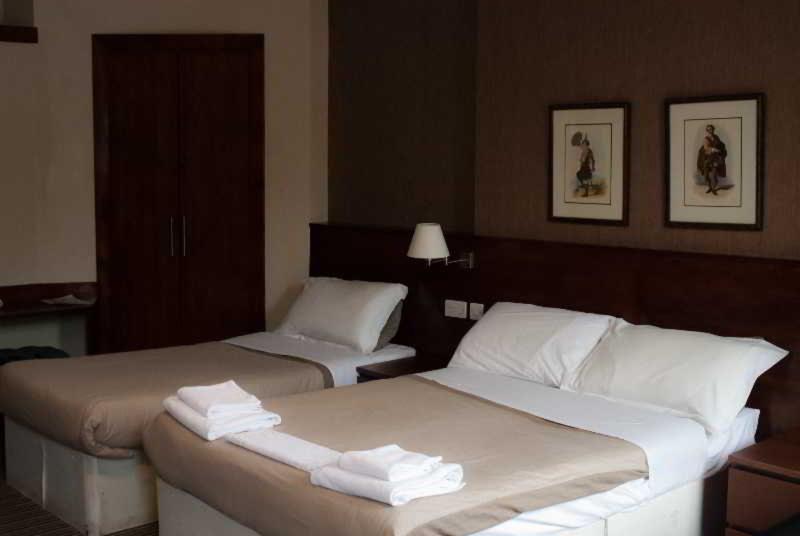 Edinburgh House Hotel - Oda