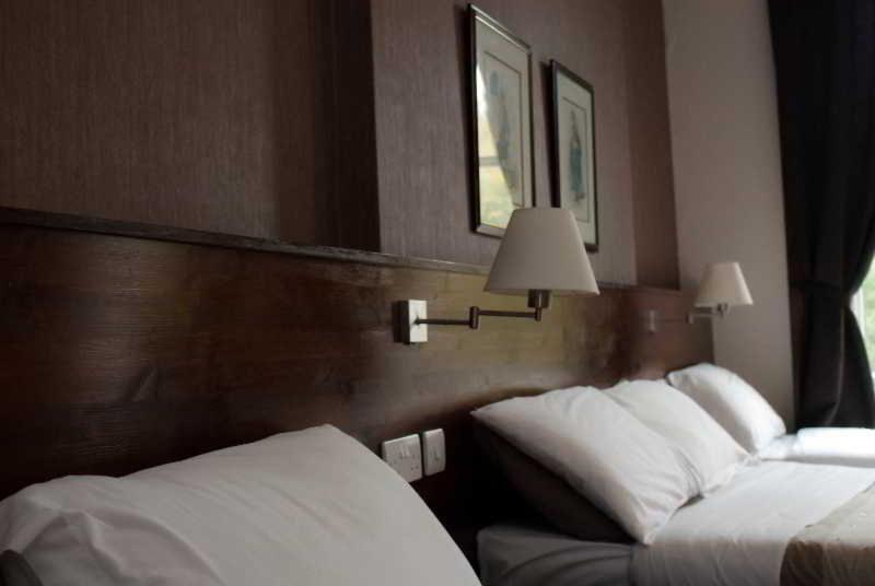 Edinburgh House Hotel - Oda