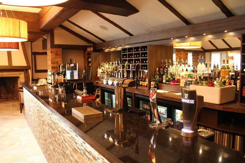 The Legacy Rose And Crown - Bar