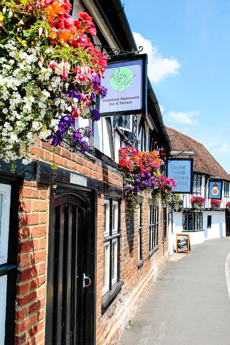 The Legacy Rose And Crown - Genel