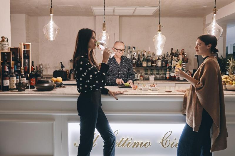 Villa Paradiso - Bar