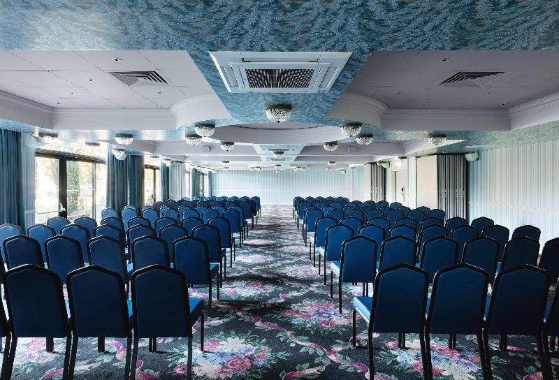 Graduate by Hilton Cambridge - Genel
