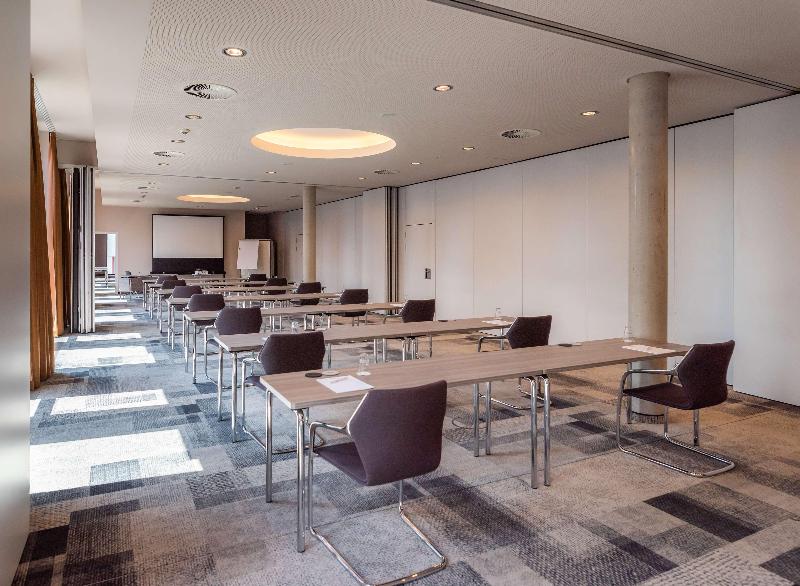 Hilton Garden Inn Stuttgart NeckarPark - Toplantı