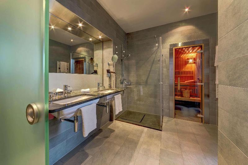 Hilton Garden Inn Stuttgart NeckarPark - Oda