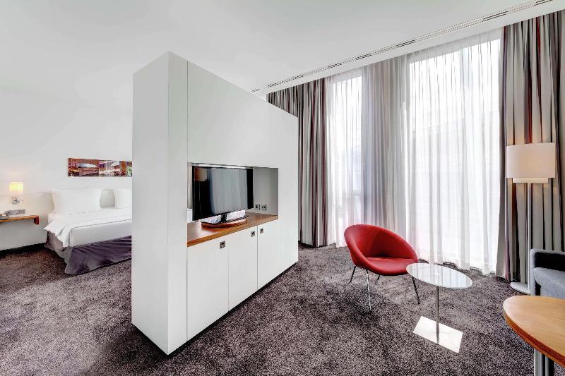 Hilton Garden Inn Stuttgart NeckarPark - Oda