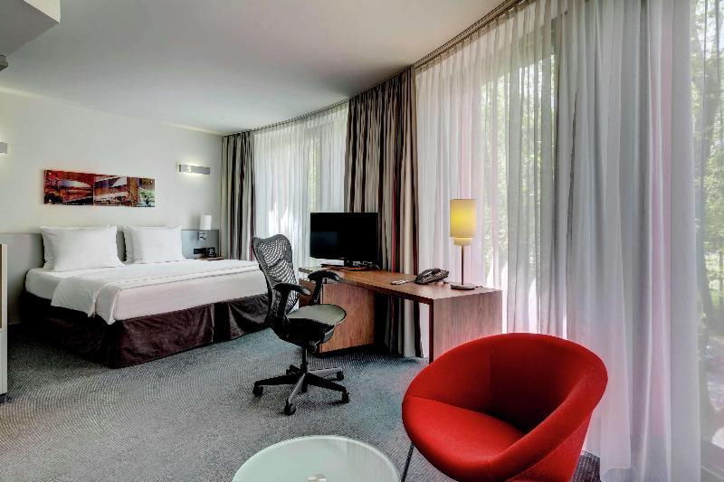 Hilton Garden Inn Stuttgart NeckarPark - Oda