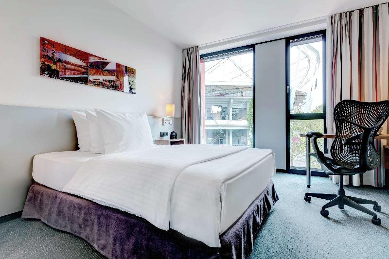 Hilton Garden Inn Stuttgart NeckarPark - Oda