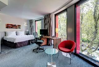 Hilton Garden Inn Stuttgart NeckarPark fotoÄŸrafÄ±