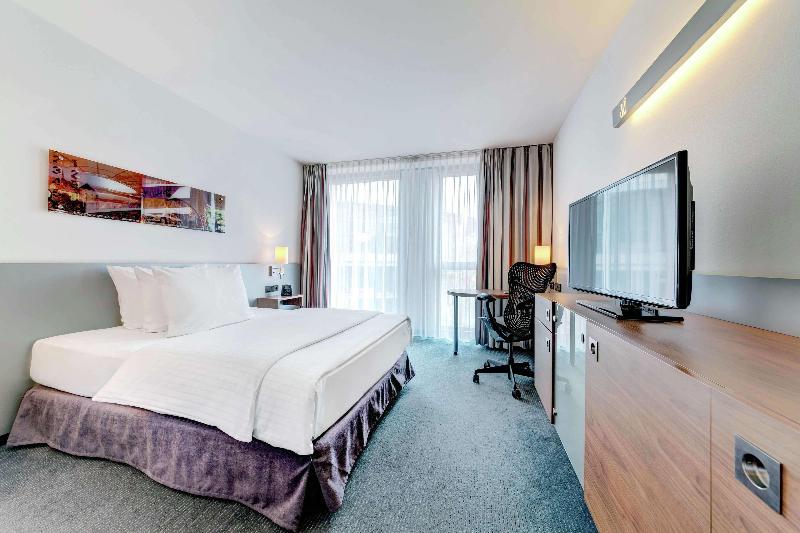 Hilton Garden Inn Stuttgart NeckarPark - Oda