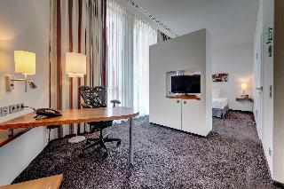 Hilton Garden Inn Stuttgart NeckarPark fotoÄŸrafÄ±