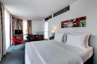 Hilton Garden Inn Stuttgart NeckarPark fotoÄŸrafÄ±