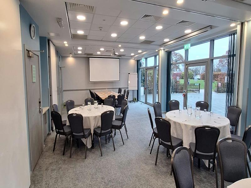 Holiday Inn London Luton North - Toplantı